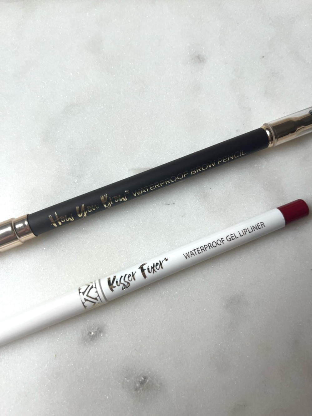 💜 SET OF 2, Waterproof Gel RED Lipliner & Dual Ended Brow Brush Pencil - Picture 2 of 4